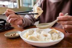 女性抹胸开襟哺乳衣最新版下载